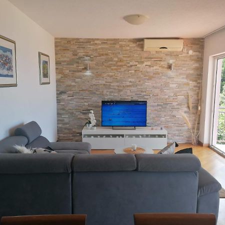 Apartman Niki Makarska Bagian luar foto
