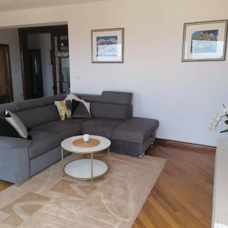 Apartman Niki Makarska Bagian luar foto