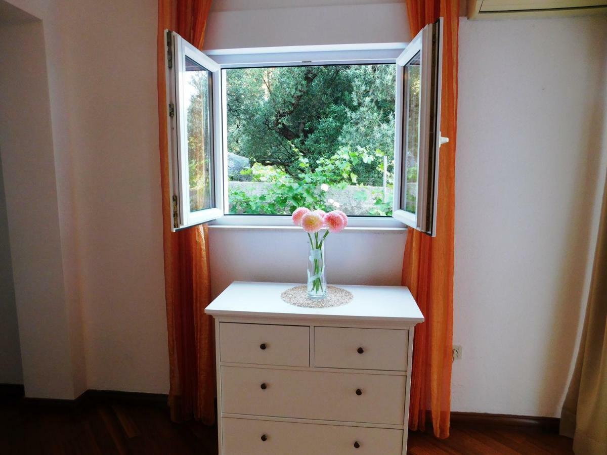 Apartman Niki Makarska Bagian luar foto