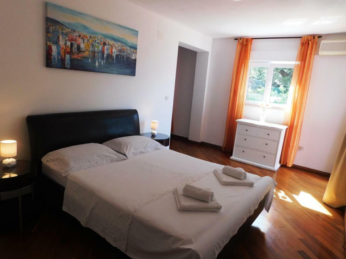 Apartman Niki Makarska Bagian luar foto